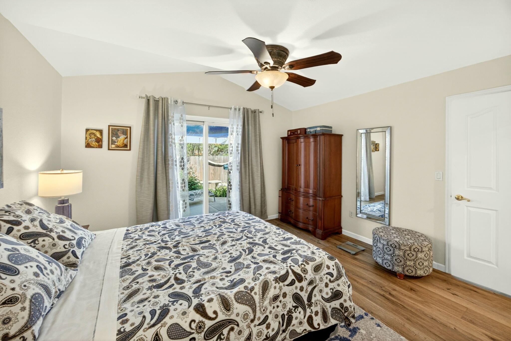 1224 North Modoc Avenue, Unit 33 Medford, OR 97504 - Photo 19 of 31 19-Primary Room