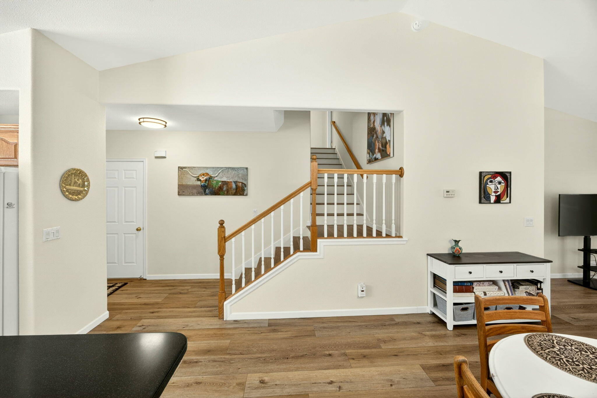 1224 North Modoc Avenue, Unit 33 Medford, OR 97504 - Photo 23 of 31 23-Upper Level Guest Wing