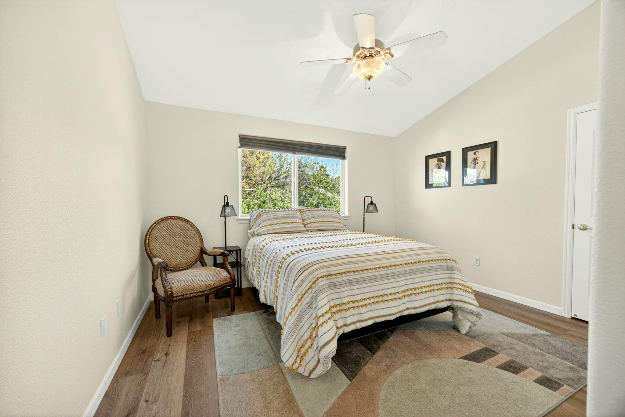 1224 North Modoc Avenue, Unit 33 Medford, OR 97504 - Photo 24 of 31 24-Guest Bdrm