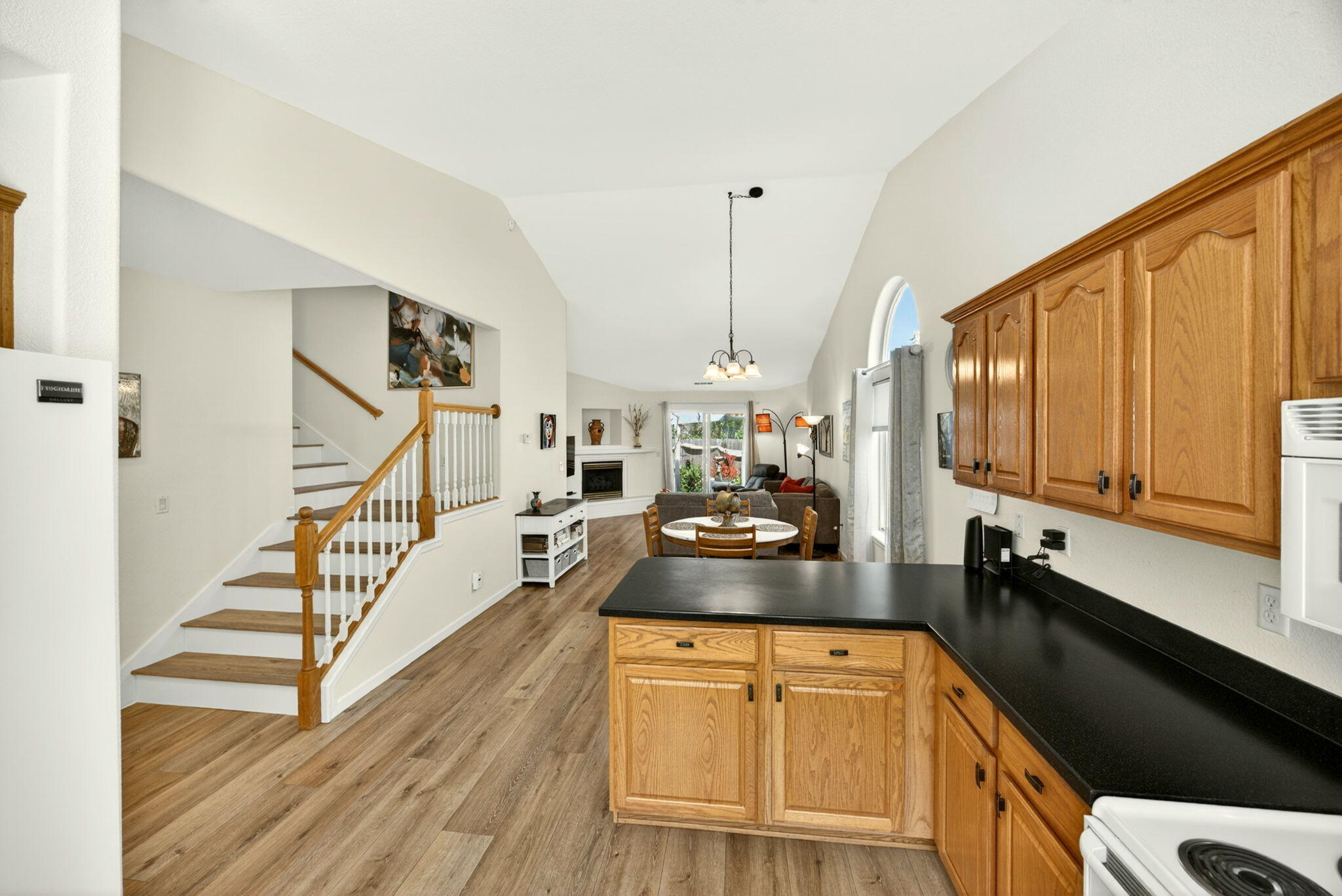 1224 North Modoc Avenue, Unit 33 Medford, OR 97504 - Photo 6 of 31 6-Greatroom