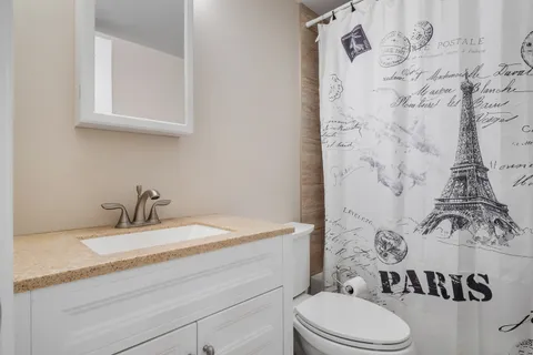 $340,000 | 375 Juniper Tree Court, Hoffman Estates, IL 60169