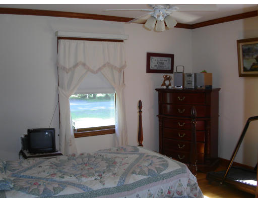 29 Graves Road Greenfield, MA 01301 - Photo 12 of 16 Gallery Image 12
