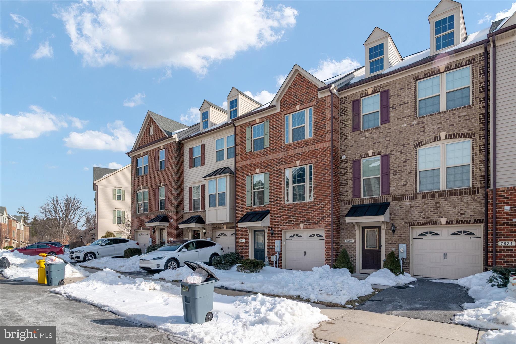 Welcome to 7627 Hamilton Xing