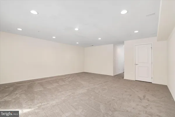an empty room with a empty space