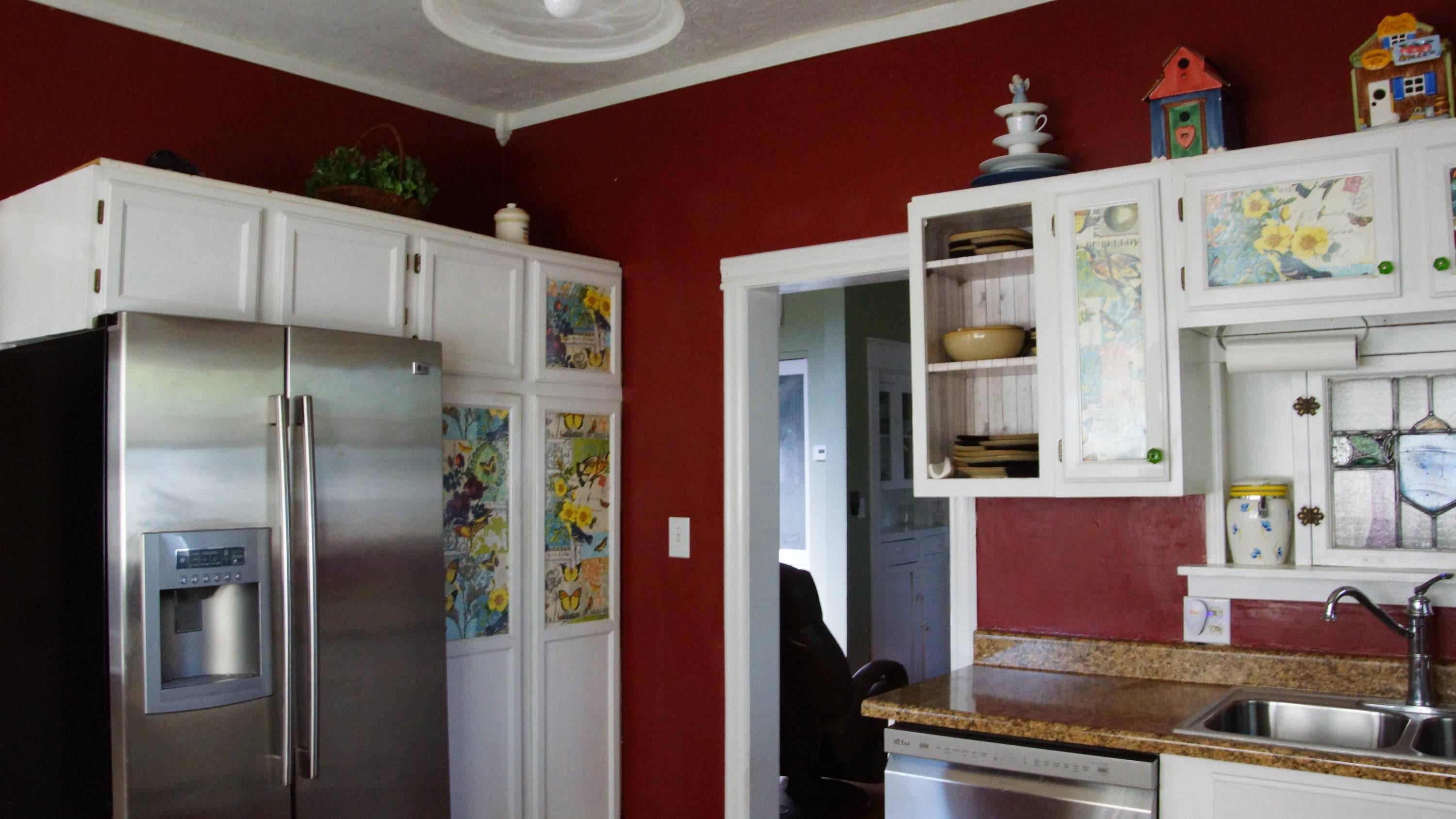 139 Southwest 9th Street Redmond, OR 97756 - Photo 5 of 16 Kitchen Left