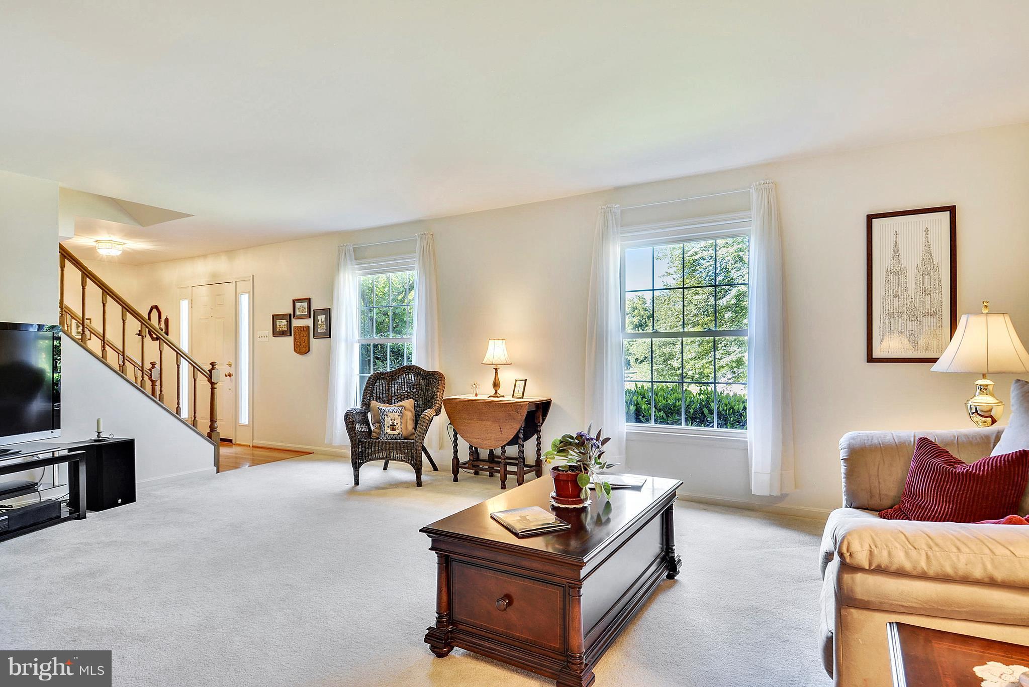 9104 Rockefeller Lane Springfield, VA 22153 - Photo 21 of 30 Living Room