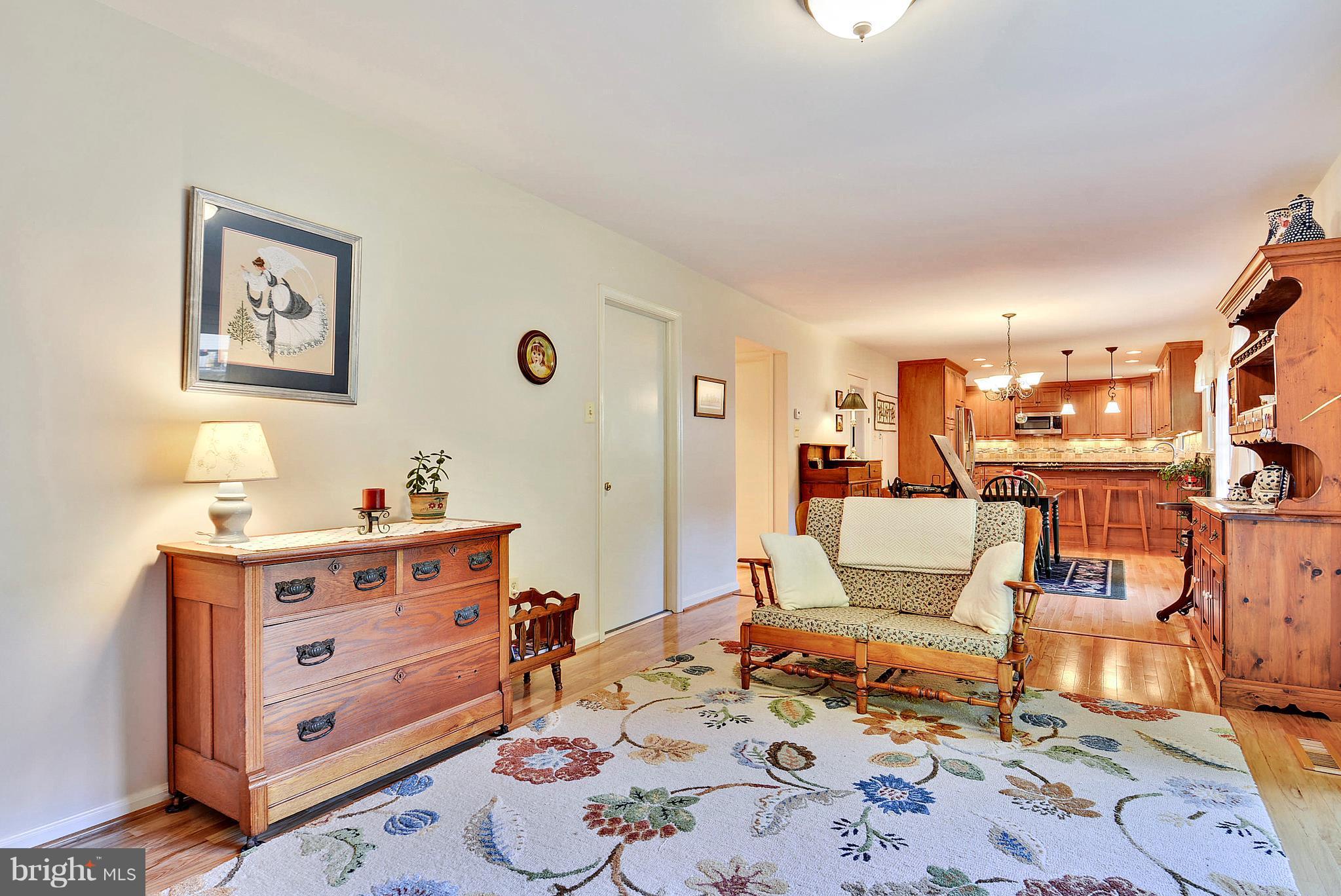 9104 Rockefeller Lane Springfield, VA 22153 - Photo 23 of 30 Family Room