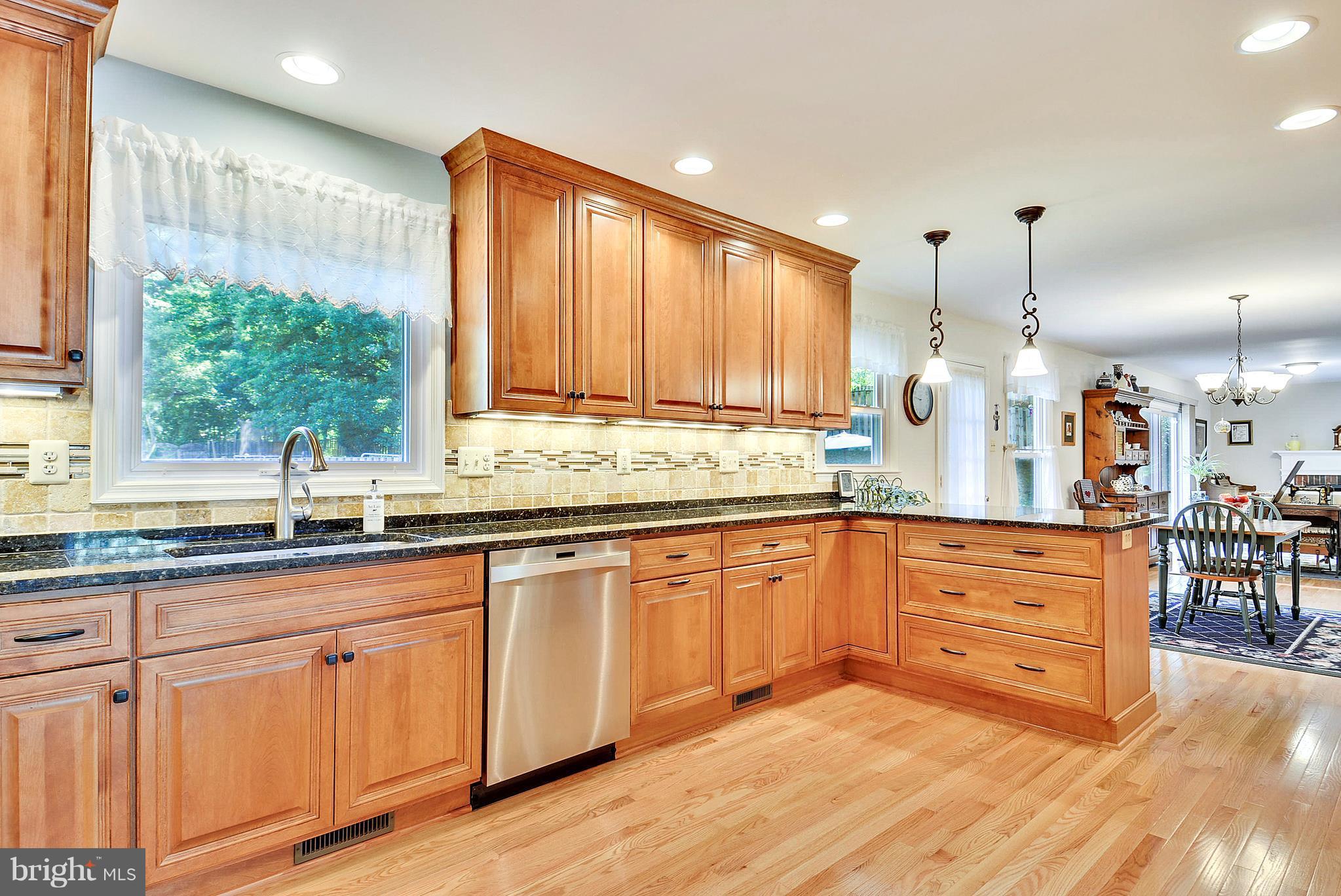 9104 Rockefeller Lane Springfield, VA 22153 - Photo 6 of 30 Kitchen