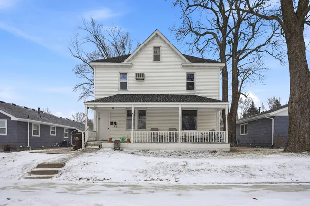 $299,000 | 211 Pershing Avenue North, New Prague, MN 56071