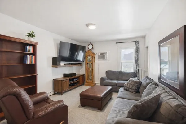 $279,900 | 211 Pershing Avenue North, New Prague, MN 56071