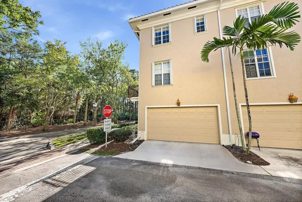 $3,200 | 141 Morning Dew Circle, Jupiter, FL 33458