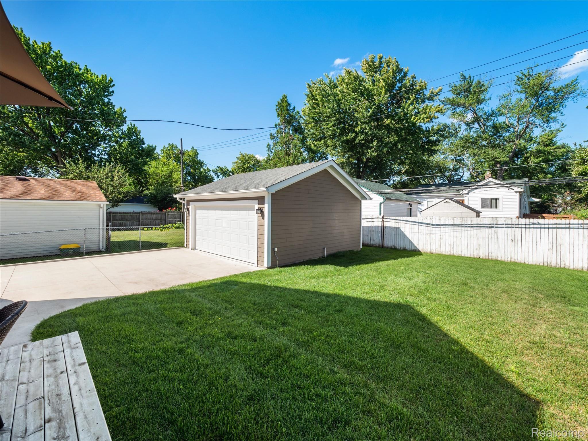 3309 Kenmore Road Berkley, MI 48072 - Photo 23 of 24 Garage