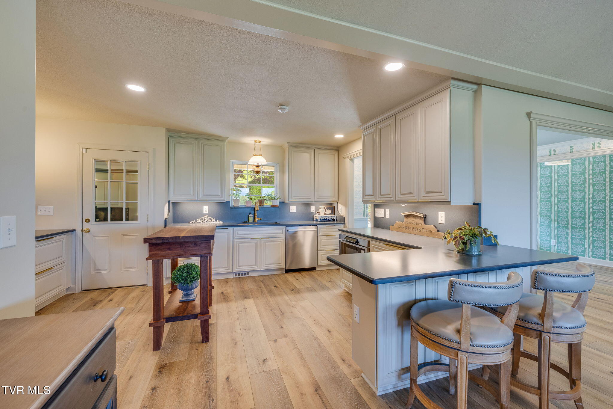 304 Michaels Ridge Boulevard Johnson City, TN 37615 - Photo 11 of 54 010