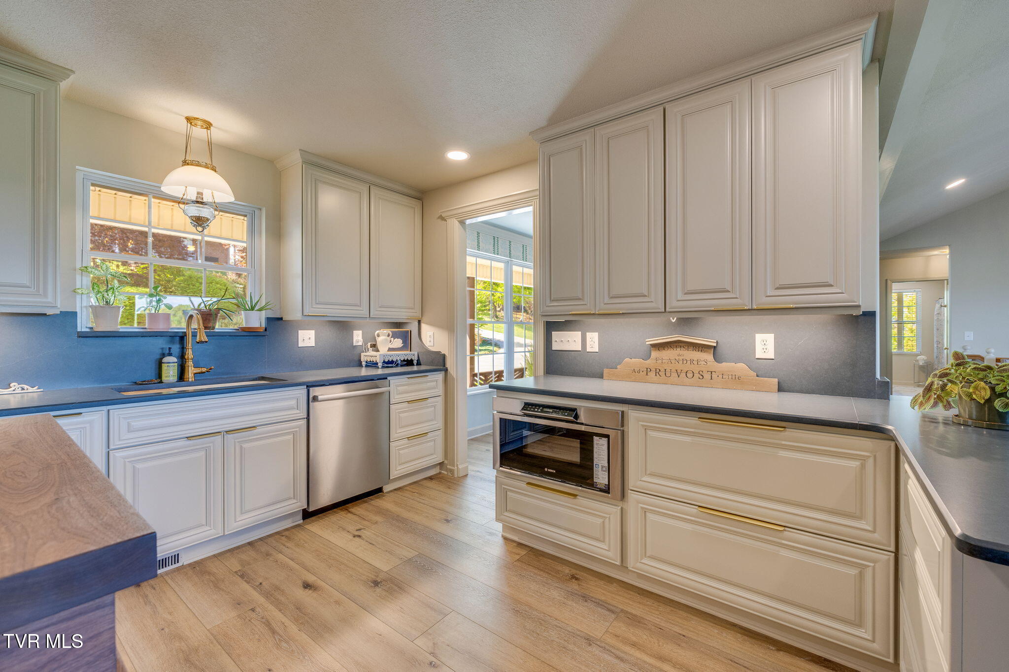 304 Michaels Ridge Boulevard Johnson City, TN 37615 - Photo 14 of 54 013