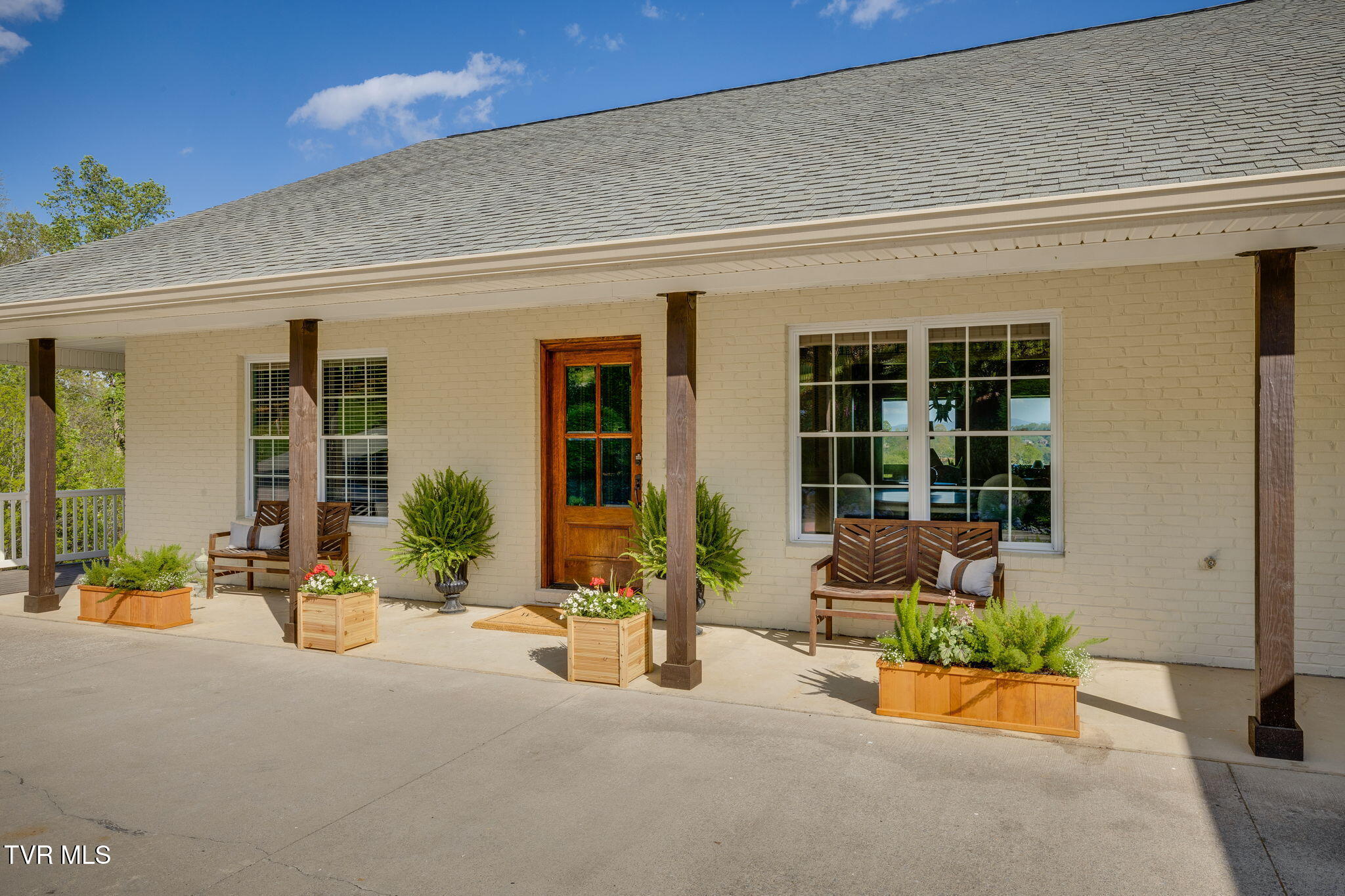 304 Michaels Ridge Boulevard Johnson City, TN 37615 - Photo 4 of 54 003