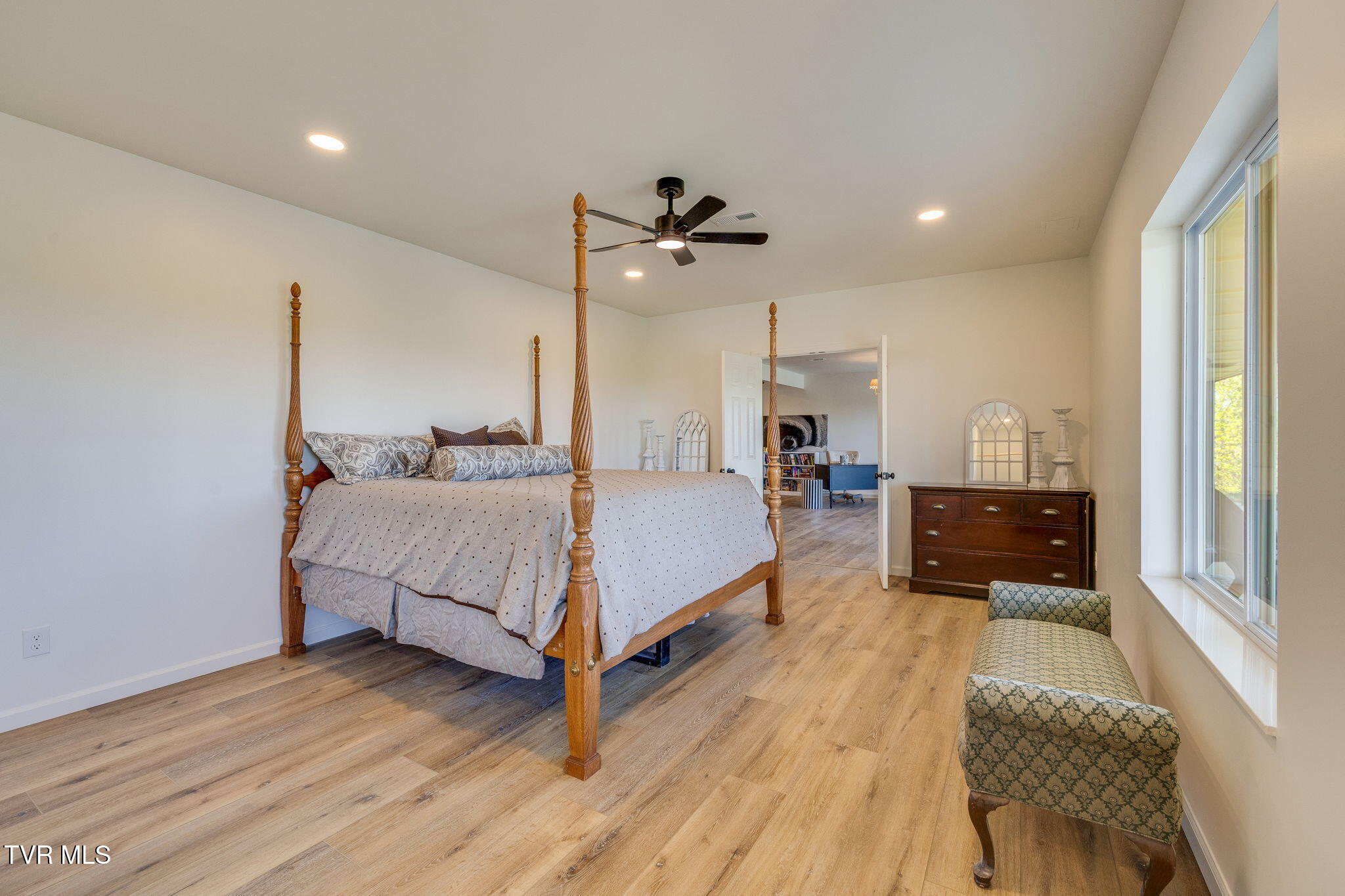 304 Michaels Ridge Boulevard Johnson City, TN 37615 - Photo 41 of 54 040