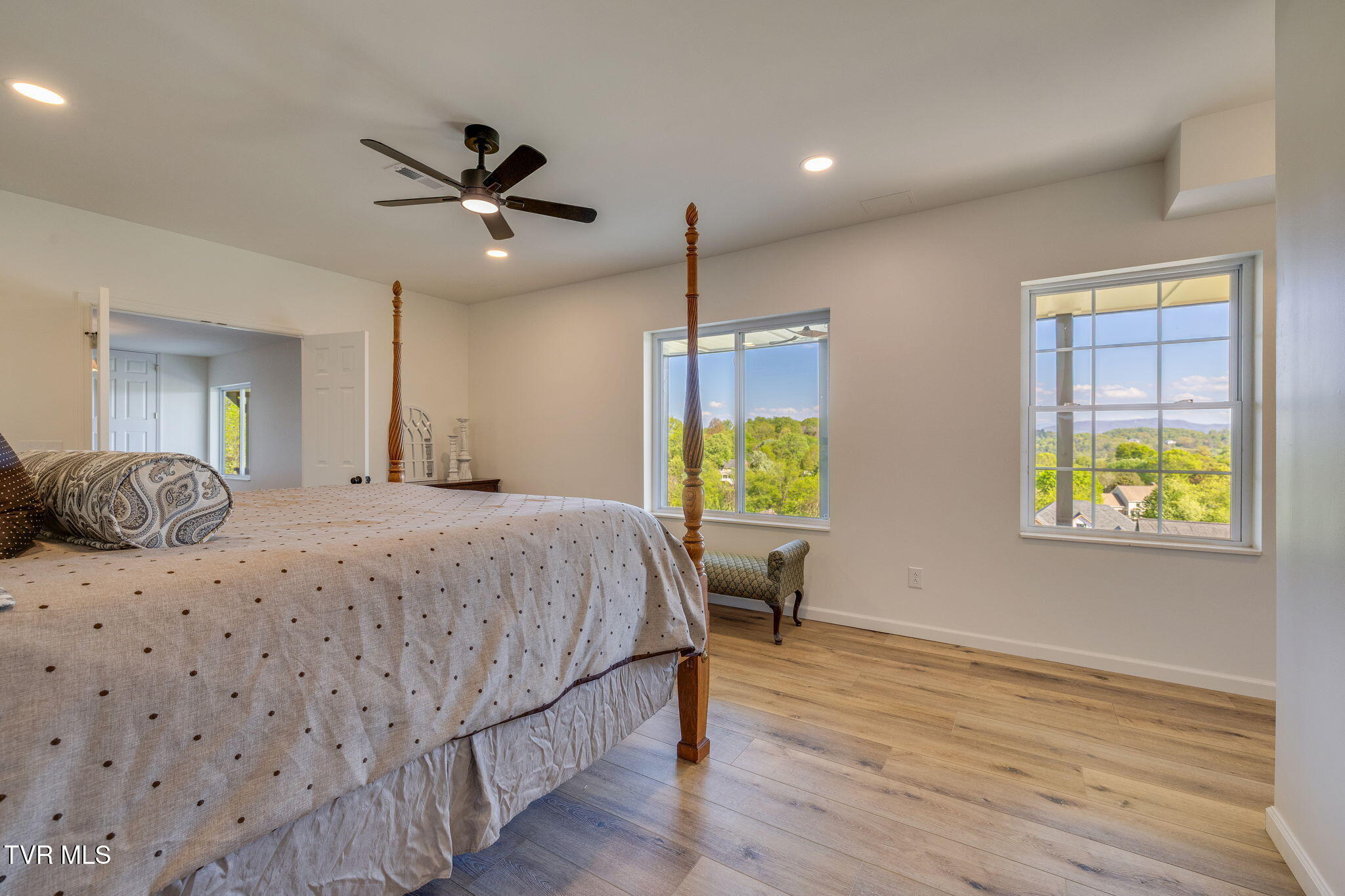 304 Michaels Ridge Boulevard Johnson City, TN 37615 - Photo 42 of 54 041