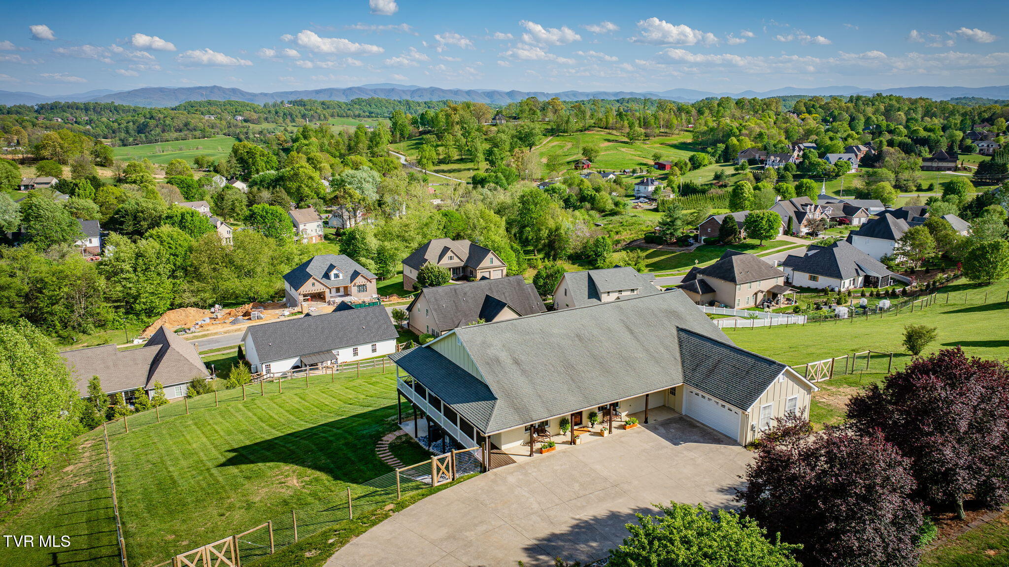 304 Michaels Ridge Boulevard Johnson City, TN 37615 - Photo 48 of 54 102