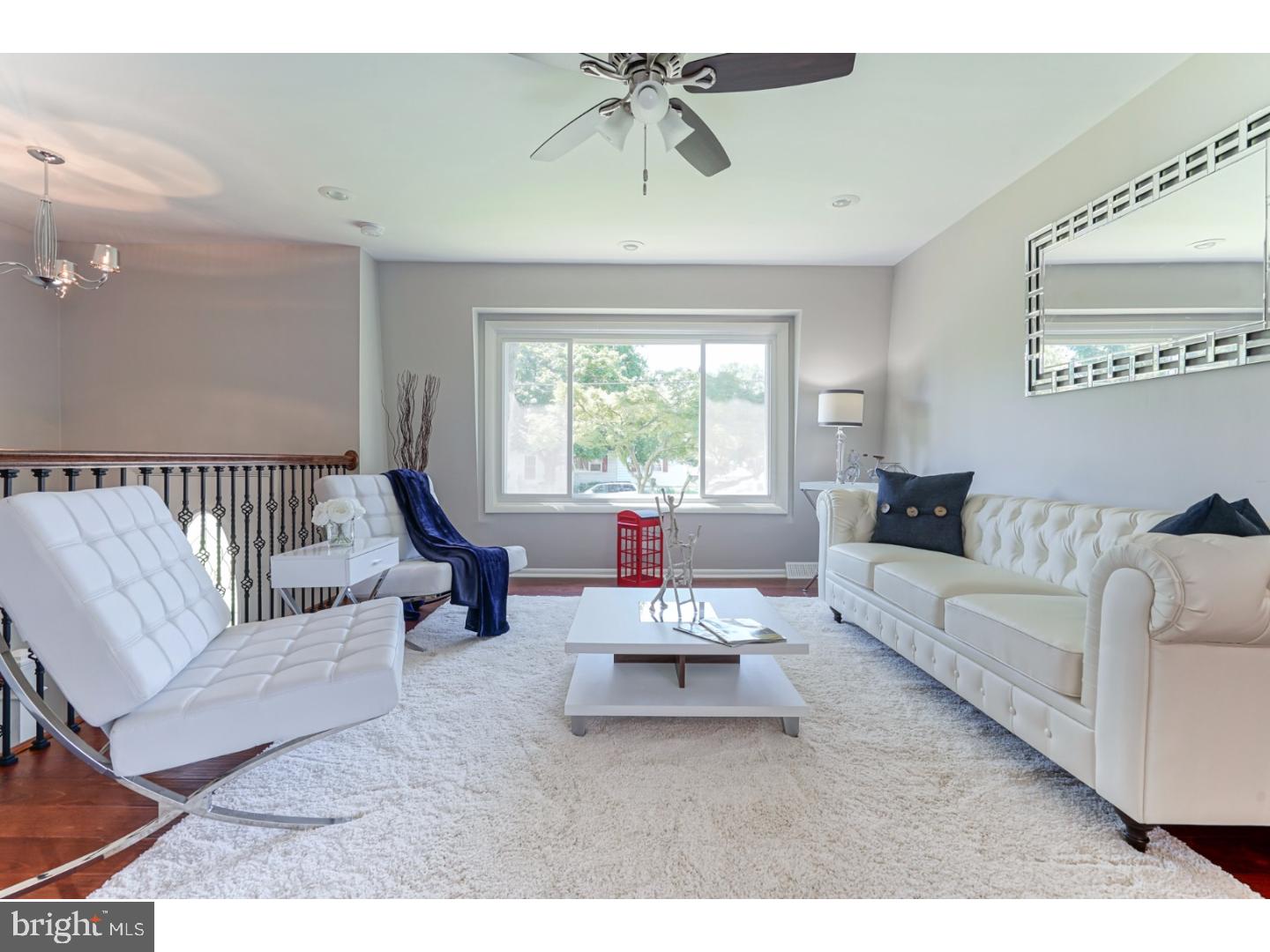 76 Rutgers Road Pennsville, NJ 08070 - Photo 3 of 25 Living Room