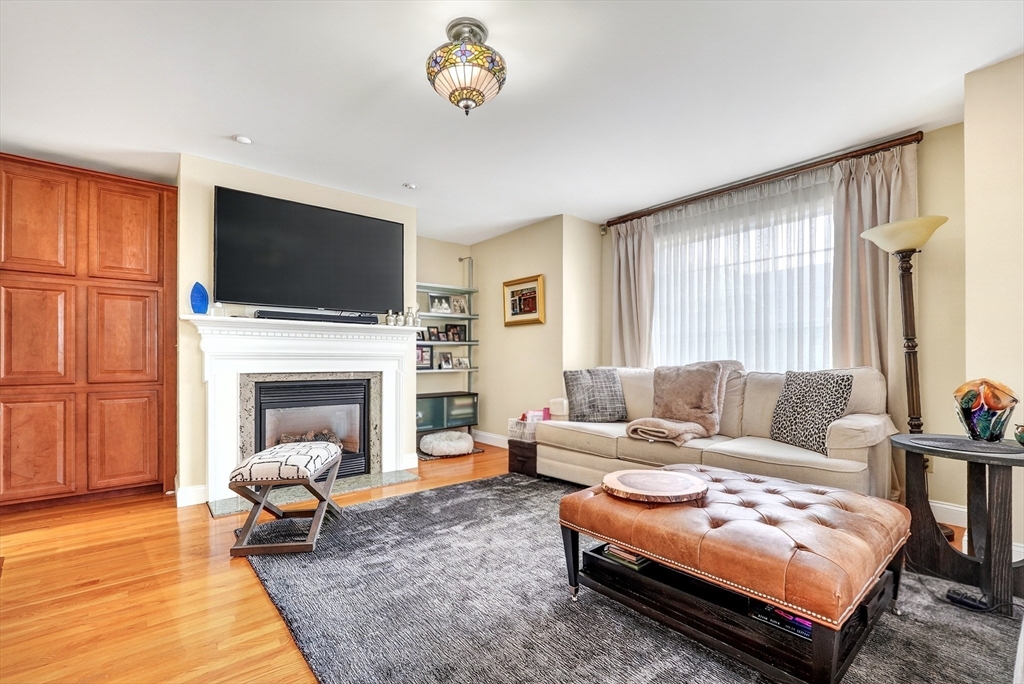 58-60 Tanglewood Road, Unit 58 Newton, MA 02459 - Photo 6 of 33