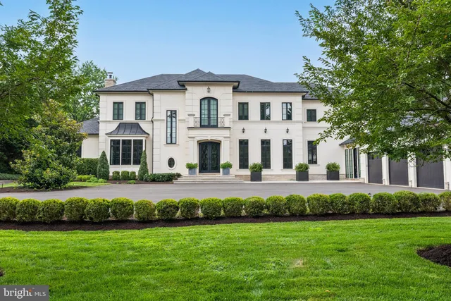 $10,500,000 | 8913 Holly Leaf Lane, Bethesda, MD 20817