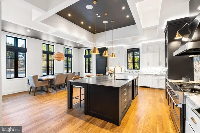 $10,500,000 | 8913 Holly Leaf Lane, Bethesda, MD 20817