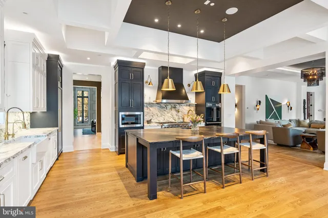 $10,500,000 | 8913 Holly Leaf Lane, Bethesda, MD 20817