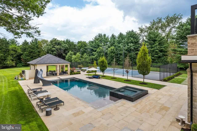 $10,500,000 | 8913 Holly Leaf Lane, Bethesda, MD 20817