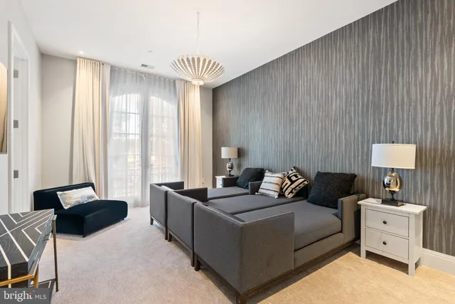 $10,500,000 | 8913 Holly Leaf Lane, Bethesda, MD 20817