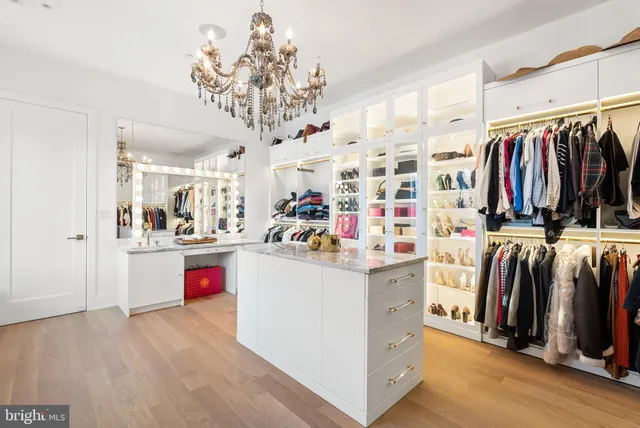 $10,500,000 | 8913 Holly Leaf Lane, Bethesda, MD 20817