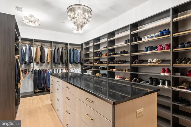 $10,500,000 | 8913 Holly Leaf Lane, Bethesda, MD 20817