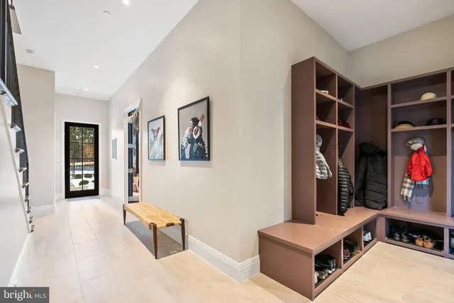 $10,500,000 | 8913 Holly Leaf Lane, Bethesda, MD 20817