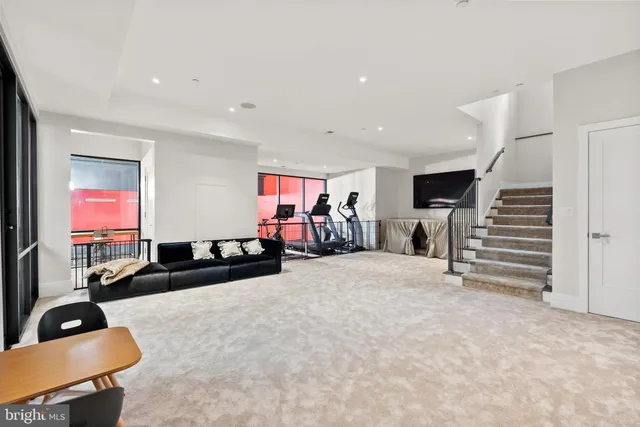 $10,500,000 | 8913 Holly Leaf Lane, Bethesda, MD 20817