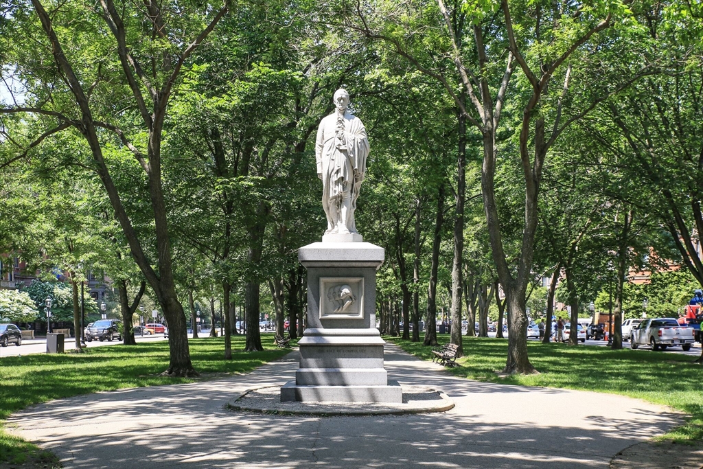 3 Commonwealth Avenue, Unit 1 Boston, MA 02116 - Photo 30 of 30 a front view of a house with a yard