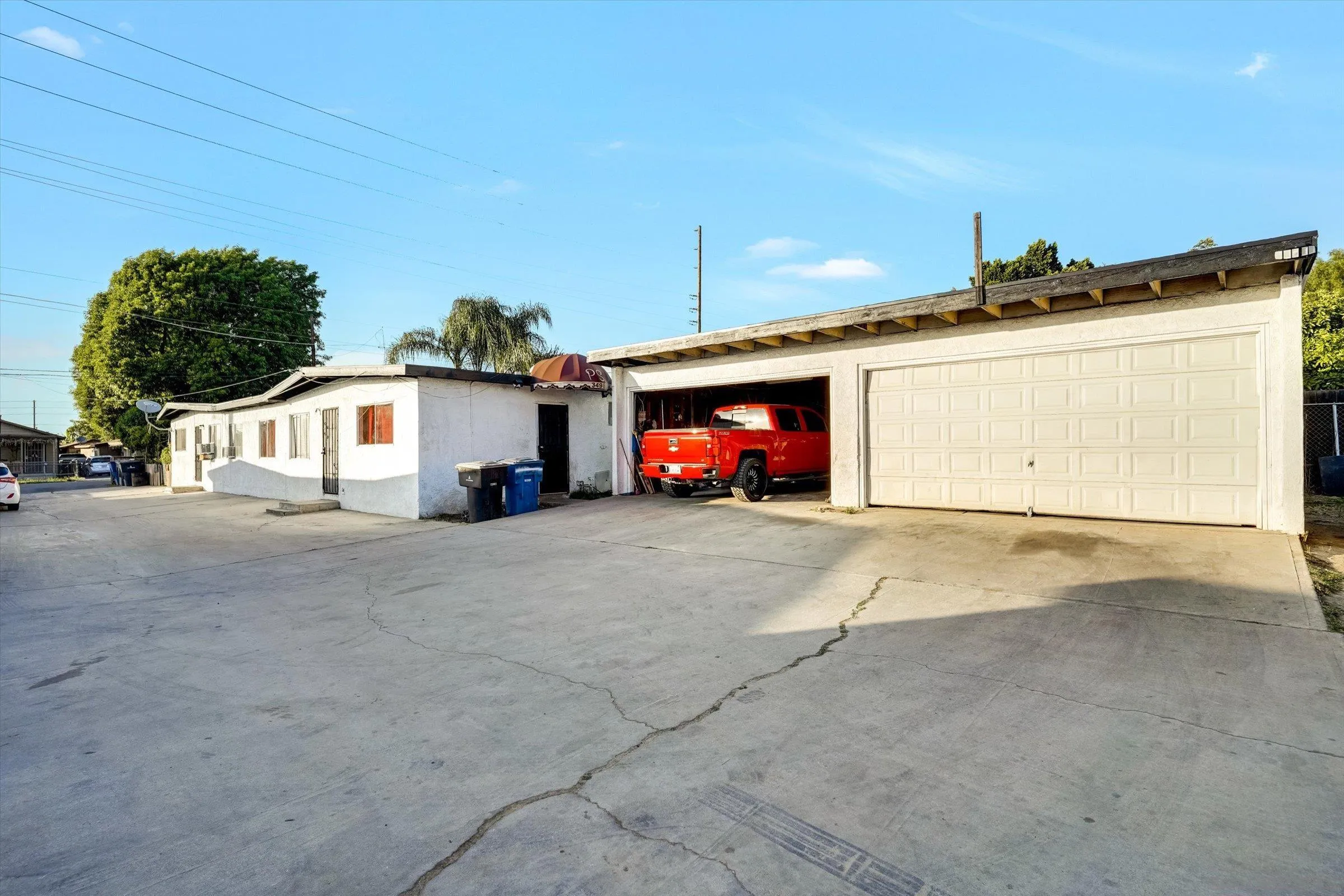 10260 Cook Avenue Riverside, CA 92503 - Photo 11 of 32 a view of a car garage