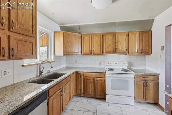 $237,500 | 2609 Ridgewood Lane, Pueblo, CO 81005