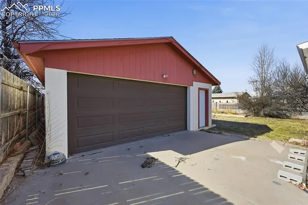 $237,500 | 2609 Ridgewood Lane, Pueblo, CO 81005