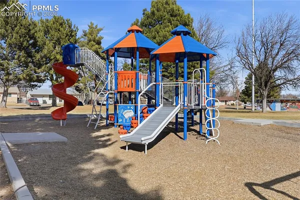 $237,500 | 2609 Ridgewood Lane, Pueblo, CO 81005