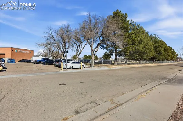 $237,500 | 2609 Ridgewood Lane, Pueblo, CO 81005