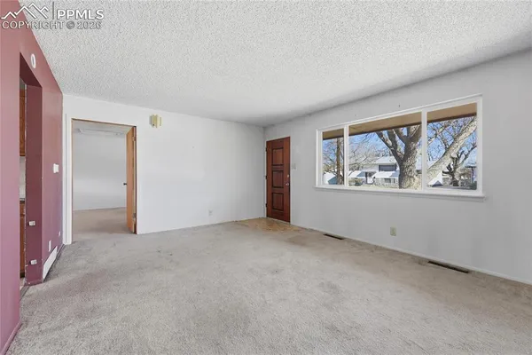 $237,500 | 2609 Ridgewood Lane, Pueblo, CO 81005