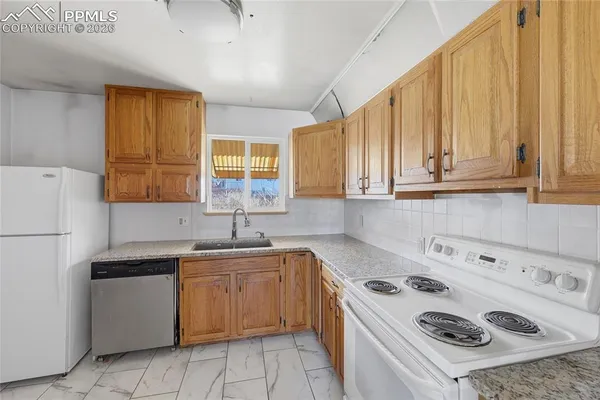 $237,500 | 2609 Ridgewood Lane, Pueblo, CO 81005