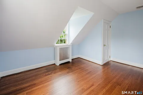 $2,395,000 | 3 Holmewood Lane, New Canaan, CT 06840