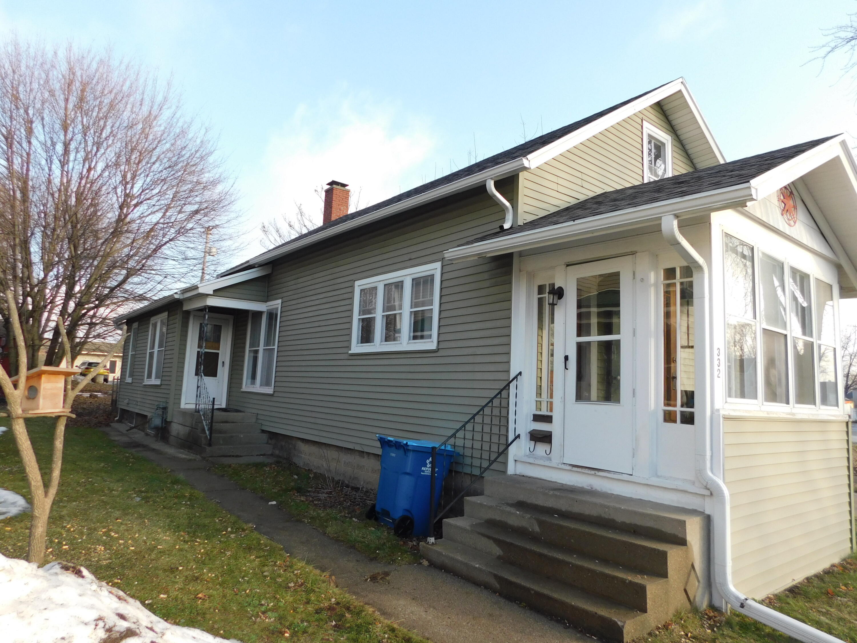 332 3rd Street Manistee, MI 49660 - Photo 1 of 32 Front