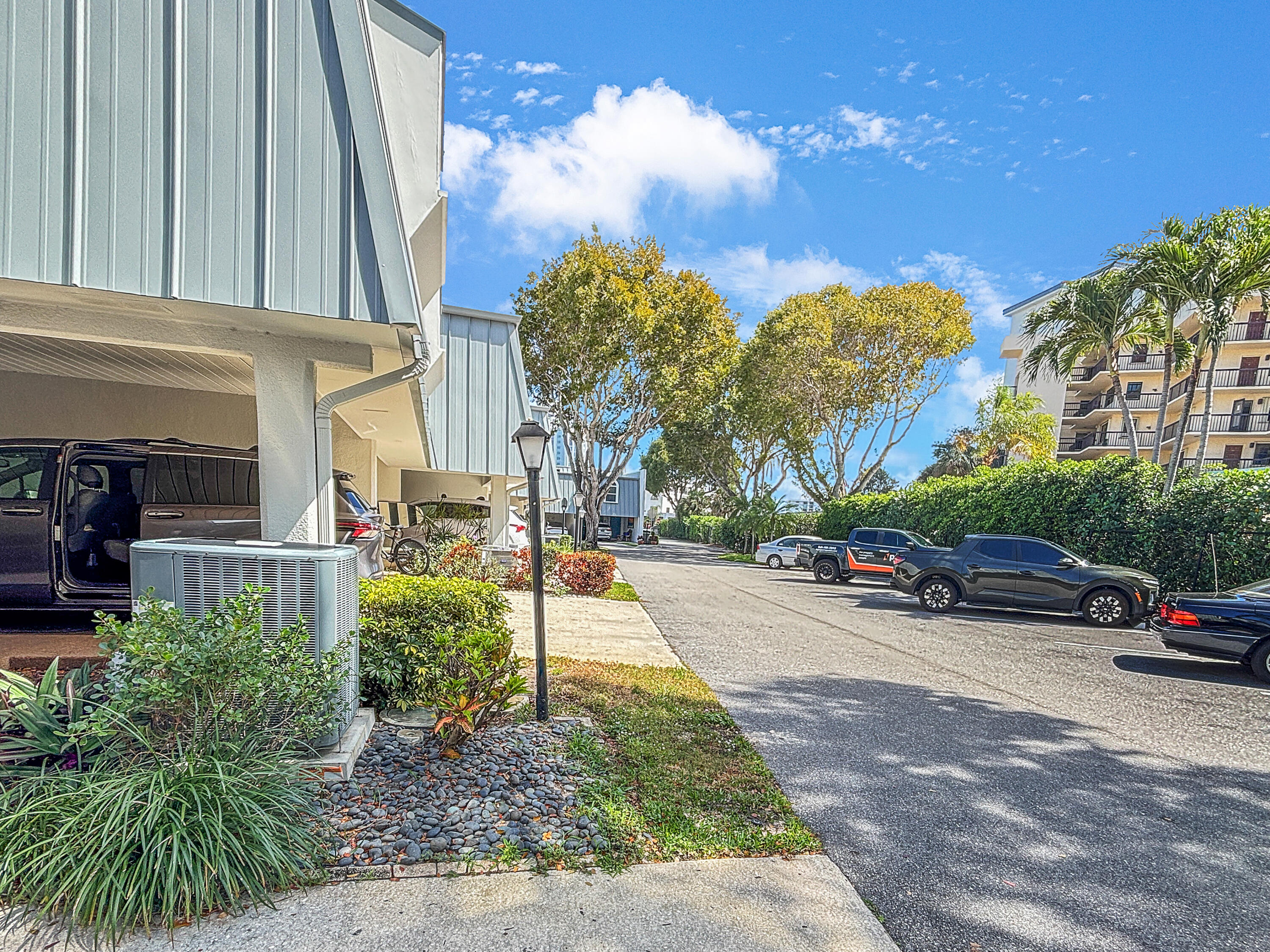 390 Golfview Road, Unit G North Palm Beach, FL 33408 - Photo 26 of 36 a view of a street