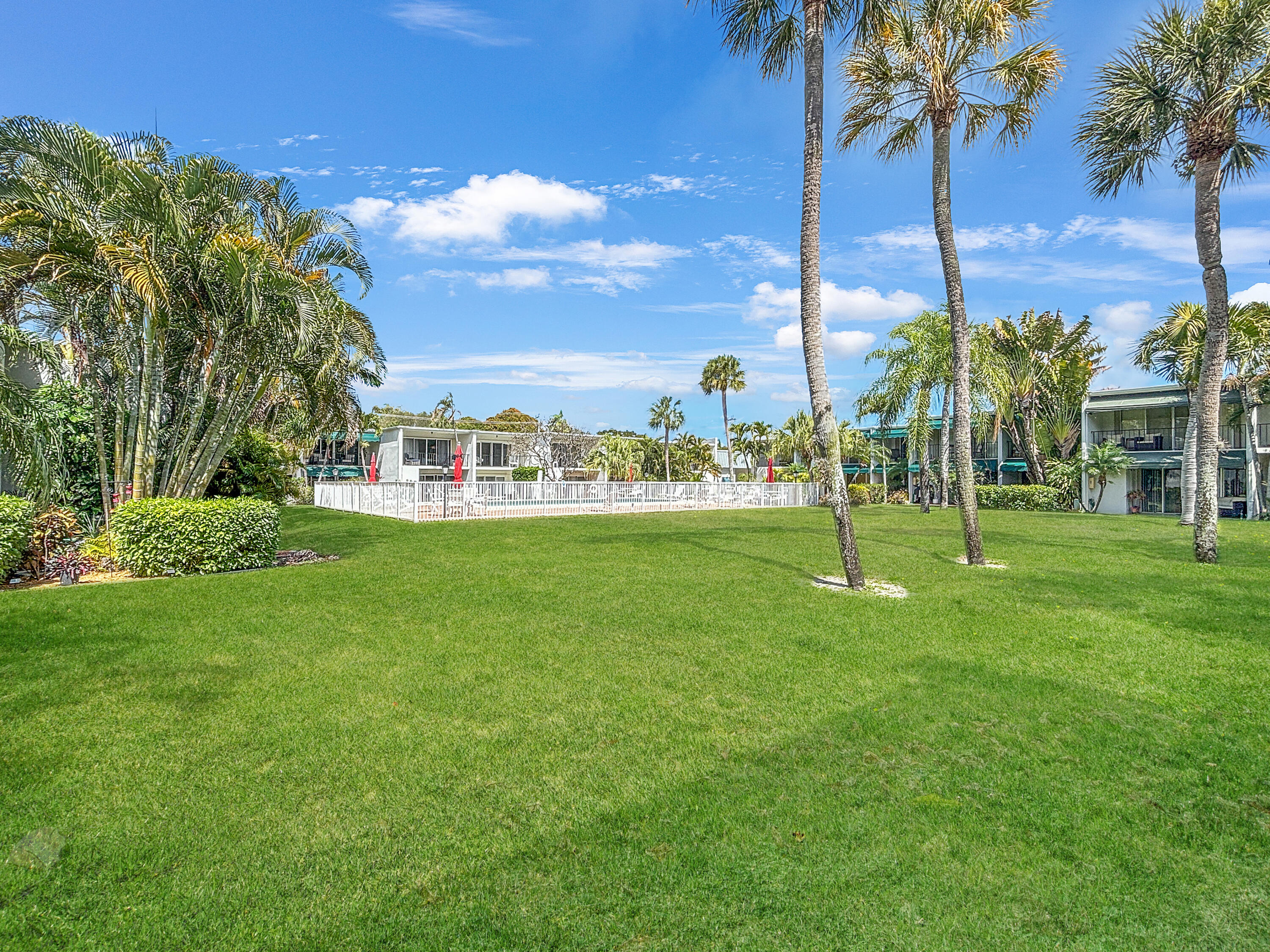 390 Golfview Road, Unit G North Palm Beach, FL 33408 - Photo 27 of 36 a view of a park with palm trees