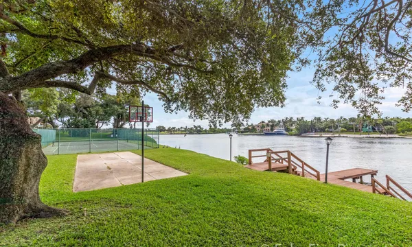 $2,995 | 390 Golfview Road, Unit G, North Palm Beach, FL 33408