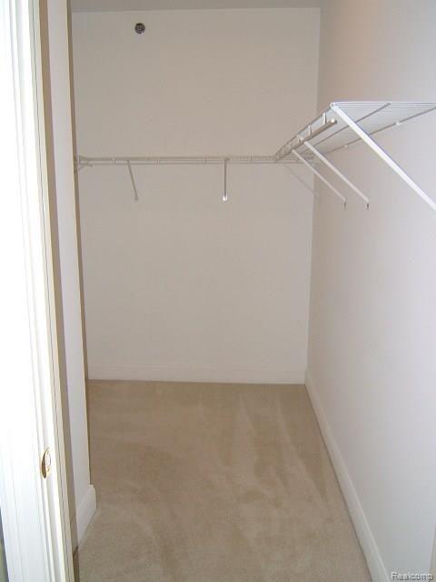 39180 Hayes Road, Unit 28 Clinton Township, MI 48038 - Photo 6 of 15 DSCF3709.jpg