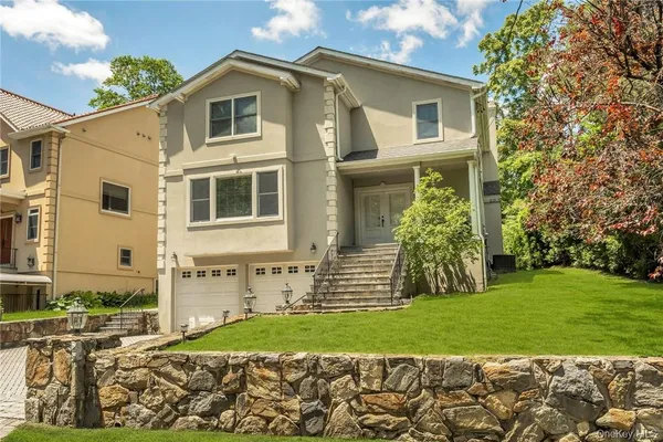 $9,000 | 696 Ridgeway, White Plains, NY 10605