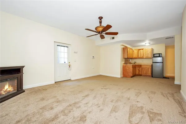 $9,000 | 696 Ridgeway, White Plains, NY 10605