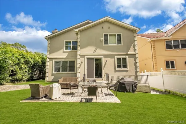 $9,000 | 696 Ridgeway, White Plains, NY 10605